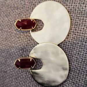 Kendra Scott "Deena" Gold Hoop Earrings in Deep Magenta And Brushed Gold.